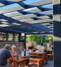 Borbarátok Vendéglő