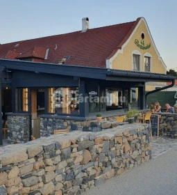 Borbarátok Vendéglő