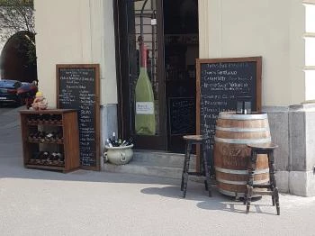 BoRock Borszaküzlet - Wine Shop Bar & Tapas Budapest