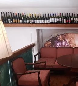 BoRock Borszaküzlet - Wine Shop Bar & Tapas