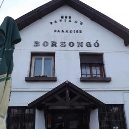 Borzongó Villány - Külső kép