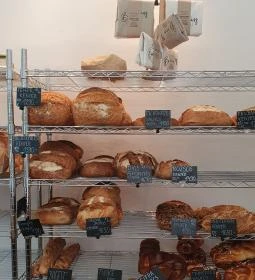 Búzakovász Pékség - Mogyoródi út