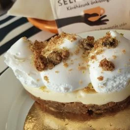 Cafe Frei Érd - Étel/ital