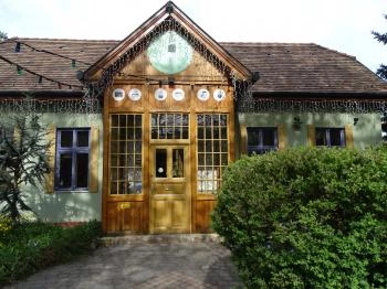 Cake Shop Garden Budapest