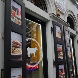 Chili's Burger Budapest - Külső kép