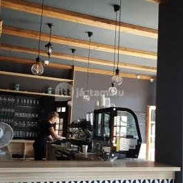 Coffee Eliot Aszód - Belső