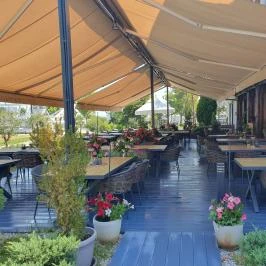 Csehó Pub Étterem Balatonlelle - Külső kép