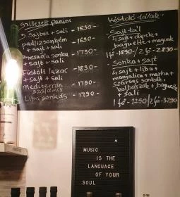 Cserebogár Zamat Bár