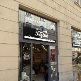 Cserpes Tejivó - Corvin köz Budapest - Külső kép