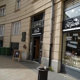 Cserpes Tejivó - Corvin köz Budapest - Külső kép