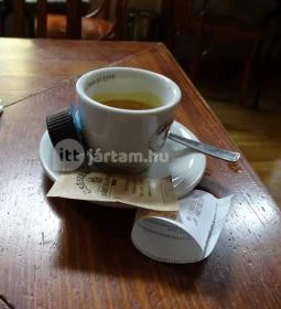 Csészényi Kávézó & Pörkölő