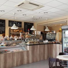 Csillaghegyi Megálló, Budapest - Belső