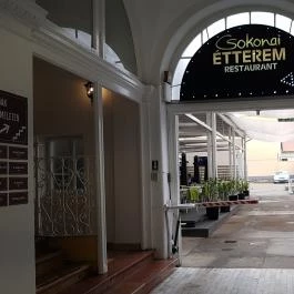 Csokonai Söröző & Étterem, Debrecen - Külső kép