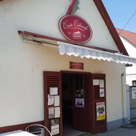 Csuta Cukrászda, Csákvár - Külső kép