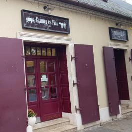 Czímer Húsbolt Biatorbágy - Külső kép