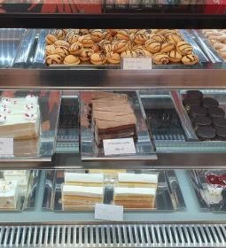 D and D kezműves cukrászda