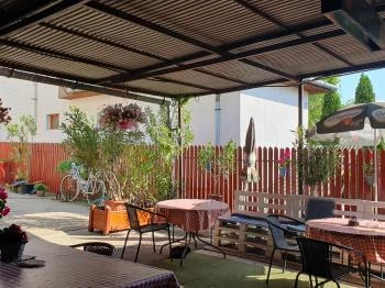 Dávid söröző Göd