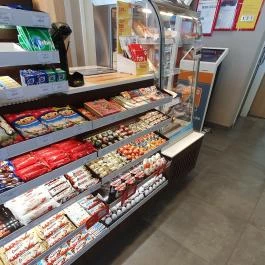 Deli by Shell Törökszentmiklós - Belső