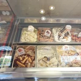 Déli Cukrászda & Fagyizó, Cegléd - Étel/ital