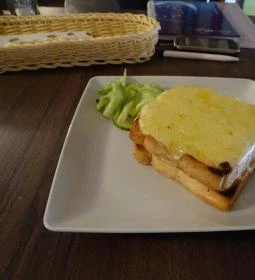 Délibáb Kávézó & Street Food