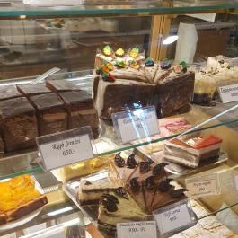 Dini Cukrászda, Budapest - Egyéb