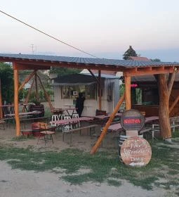 Dobosi-Stier Pincészet Badacsonyi Fröccsterasz