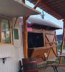 Dobosi-Stier Pincészet Badacsonyi Fröccsterasz