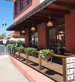 Dream Team Café - Kisvendéglő