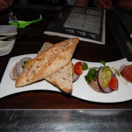 Dunaparti Matróz Kocsma, Budapest - Étel/ital