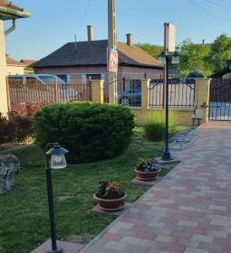 Édes Piros Desszertvilág Cukrászat