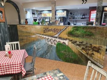 Első Magyar Betyár Kolbászosztó Budapest