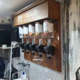 Első Magyar Betyár Kolbászosztó, Budapest - Egyéb