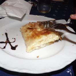 Első Pesti Rétesház Étterem Budapest - Étel/ital