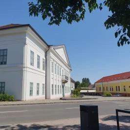 Erzsébet Kávéház, Paks - Egyéb