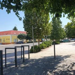 Erzsébet Kávéház, Paks - Egyéb