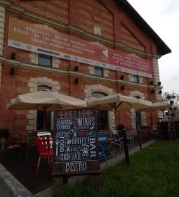 Esetleg Bár & Bisztró - Bálna