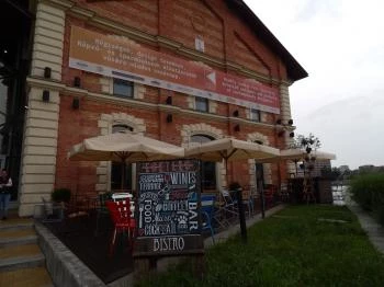 Esetleg Bár & Bisztró - Bálna Budapest