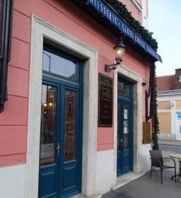 Esztergomi Központi Kávéház Szamos Cukrászda