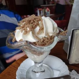 Ettore Cukrászda Esztergom - Étel/ital