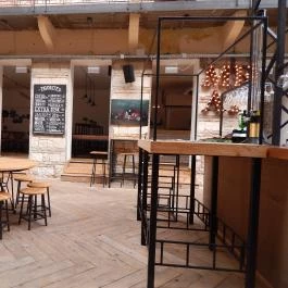 Extra, Budapest - Belső