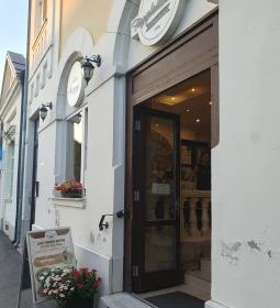 Fagylaltszalon és Cukrászda