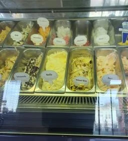 Faluvégi cukrászda