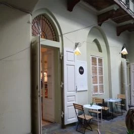 Fekete, Budapest - Belső