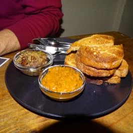 Fekete Kutya, Budapest - Étel/ital