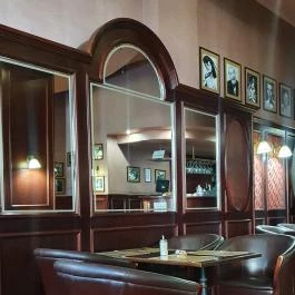 Fekete Sas Kávéház Hódmezővásárhely - Belső