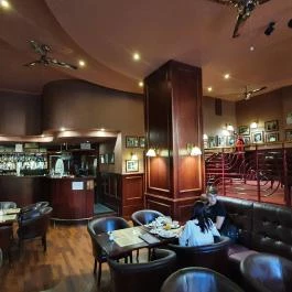 Fekete Sas Kávéház Hódmezővásárhely - Belső