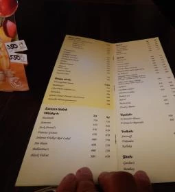 Fekvő Katona Söröző & Kávézó