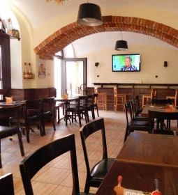 Fekvő Katona Söröző & Kávézó