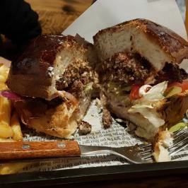 Firpo Burger & Bar Budapest - Étel/ital