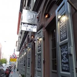 FIRST Craft Beer & BBQ, Budapest - Külső kép